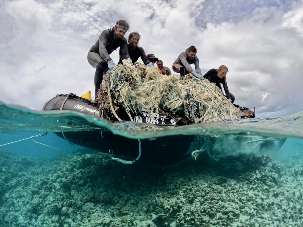 Derelict fishing gear removal from Papahānaumokuākea Marine National Monument